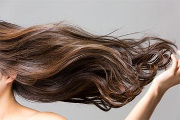 Compléments cheveux : prendre soin de sa chevelure au naturel